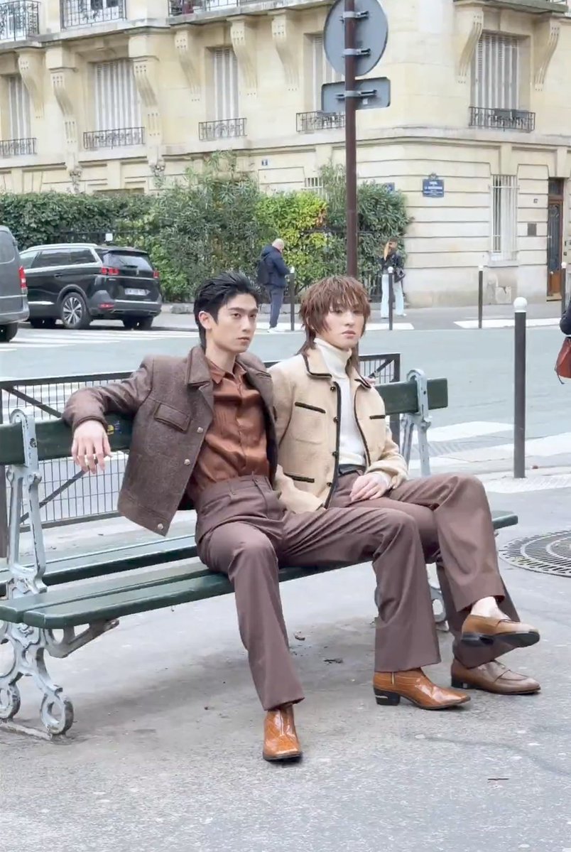 jrsxcvii's tweet image. เสี่ยยุค 90 มาก ฮีกางอาณาเขตสุดๆ 

#AMIRIXTHOMASKONG
#ThomasKong ; #tthomastc ; #kongjiro