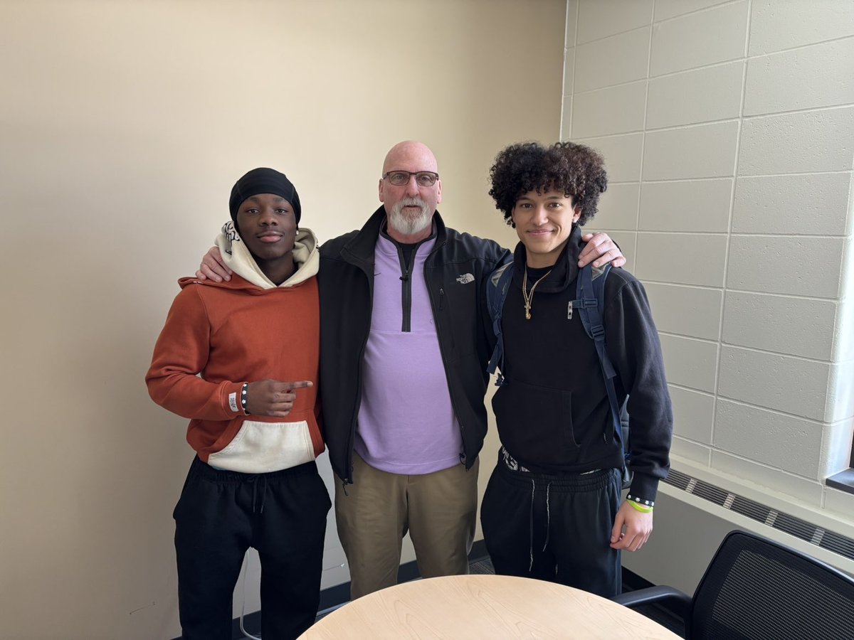 elijah1424834's tweet image. Big Thank you to @coachricknelson for stopping by the den! looking forward to getting to know the program and staff more. @UNIFootball @Coach_JohnsonJ @JamesGibson03