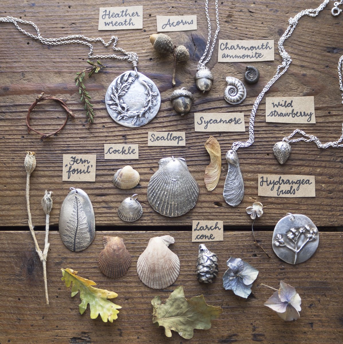 silverpebble's tweet image. If you'd like to learn how to cast nature finds in recycled silver &amp;amp; how this activity alters brain biochemistry to improve mental health I have a full 10 day online course that begins 31st Jan.
I've taught this technique on BBC Countryfile, @V_and_A museum &amp;amp; @CUBotanicGarden.…