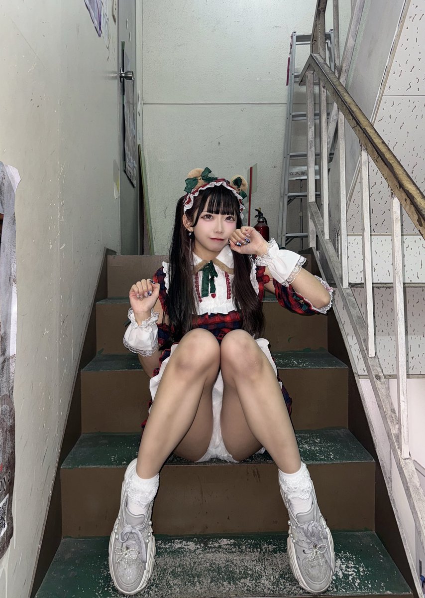 PS_kanon0921's tweet photo. 156cmアイドルの太もも好きな人おはようして♡ https://t.co/DlVD8caieP