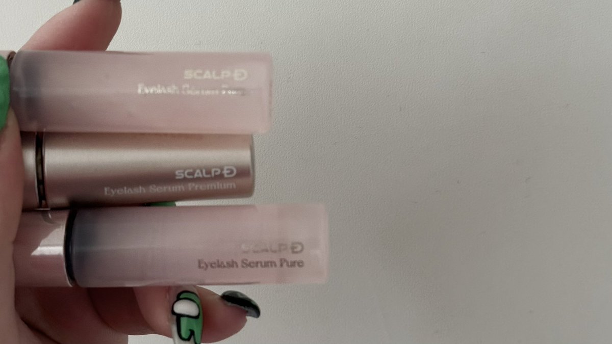 長年愛用してる物が草川拓弥くんにアンバサダーが決まりとっても嬉しいです😳

まつ毛美容液は2種使いしててスカルプDさんはそのひとつ☝️メイクポーチ洗面所やら至る所にあるのでかき集めたらこうなる(画像)

一本一本を強く丈夫にしてくれる感じ、使用感が大好きです🫶

 #楽しいまつ毛で心踊る