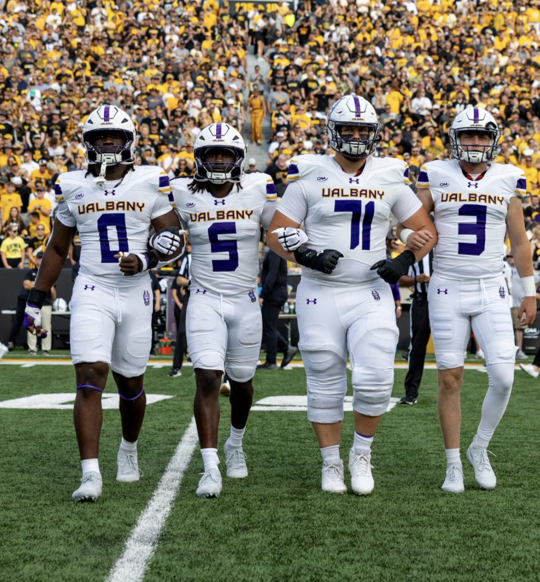 Truly grateful to God to receive another D1 offer from UALBANY! <a href="/coach_jmack/">Jamey McClendon</a> <a href="/AlmightyJJ__/">JJ</a>