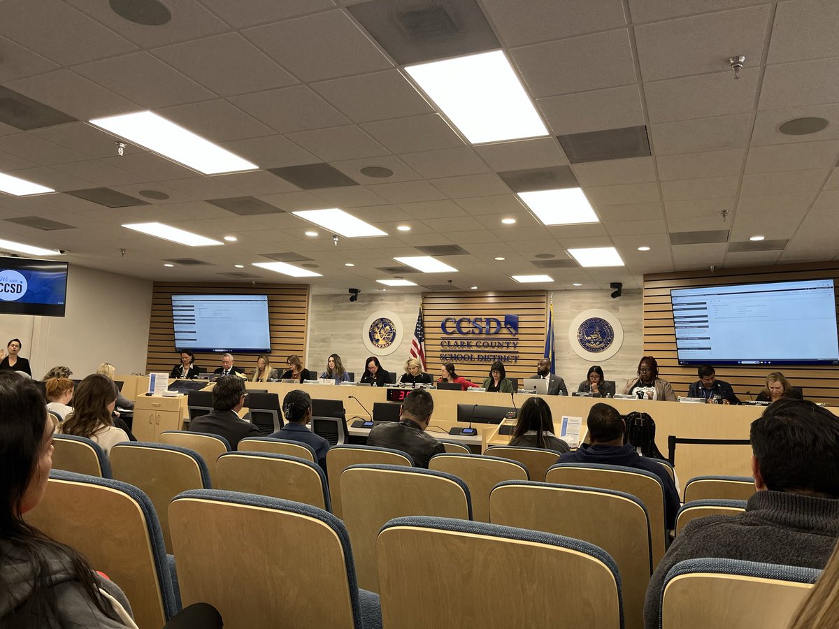 #HappeningNow

Clark County School District board meeting where board members are expected to discuss the recent announcement of changing school start times for next school year. <a href="/KTNV/">KTNV | Channel 13 News Las Vegas</a> 

ktnv.com/news/school-st…
