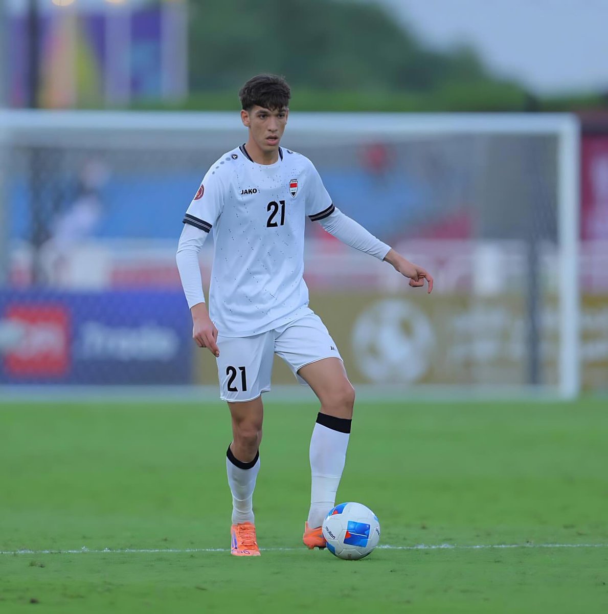 FabrizioRomano's tweet image. 🟡🔵🇮🇶 Al Nassr completed deal for Iraq talent Hayder Abdulkareem from Al Zawraa Club. Medical also done.

Jorge Jesus wanted him and Al Nassr management delivered the signing. 🫱🏻‍🫲🏼