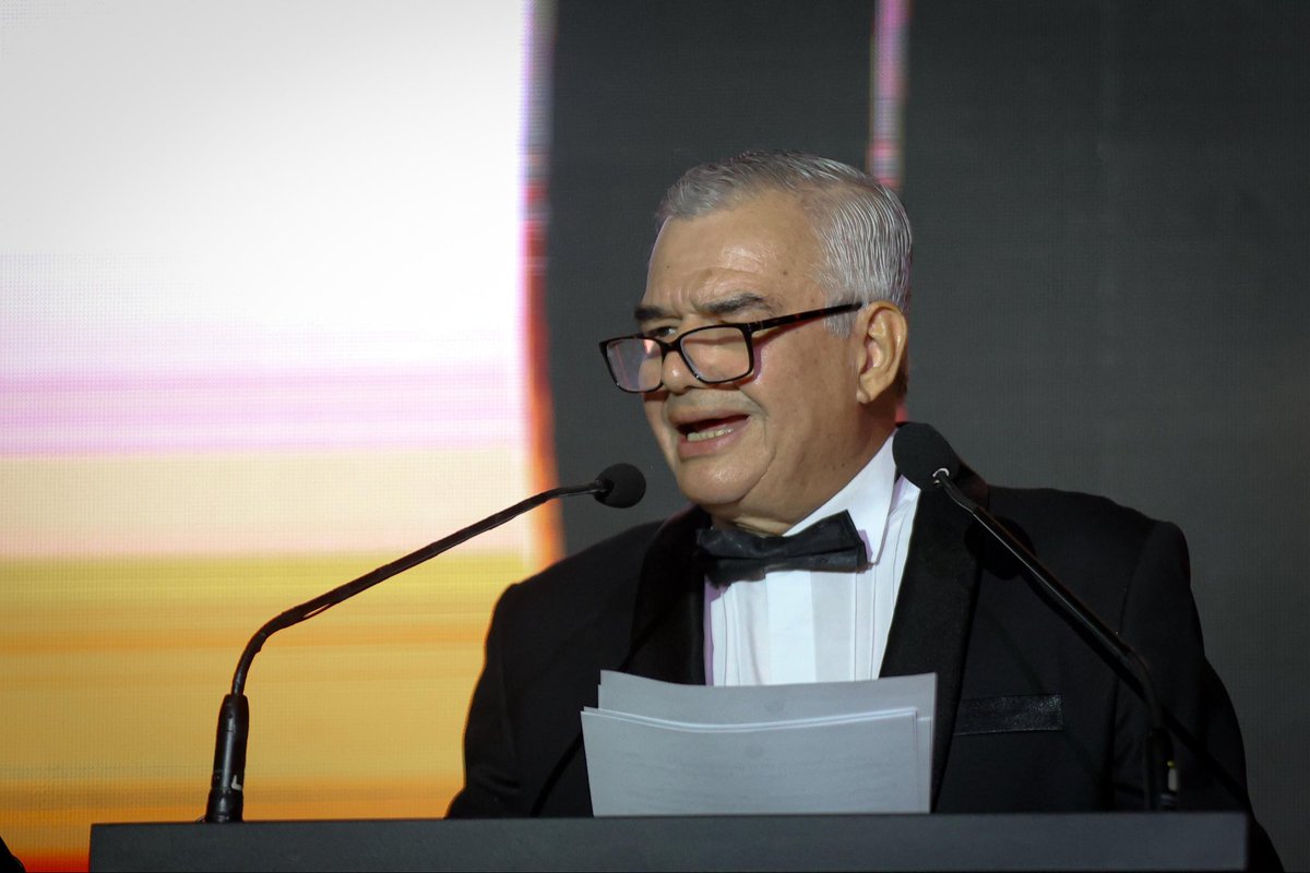 El respaldo del Ministerio del Deporte ha sido permanente y decidido dentro  de las posibilidades presupuestales y por eso quiero expresarle mi  agradecimiento”, resaltó el presidente del Comité Olímpico Colombiano, Ciro  Solano