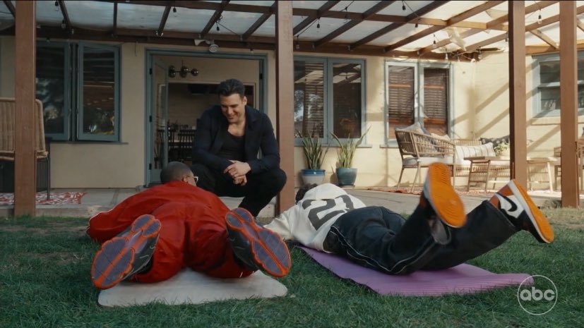 DWSEY118's tweet image. the diaz guys at buck’s place, likely place for them to be #911onABC