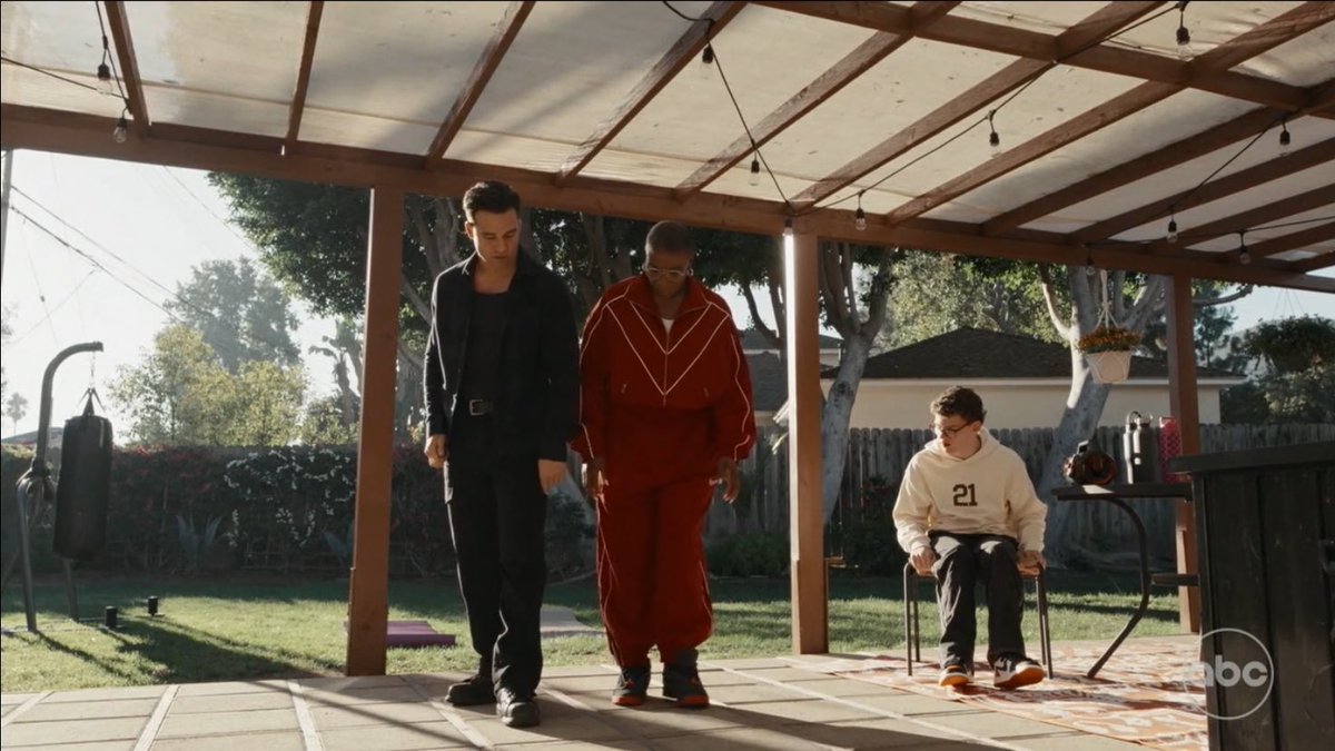 DWSEY118's tweet image. the diaz guys at buck’s place, likely place for them to be #911onABC