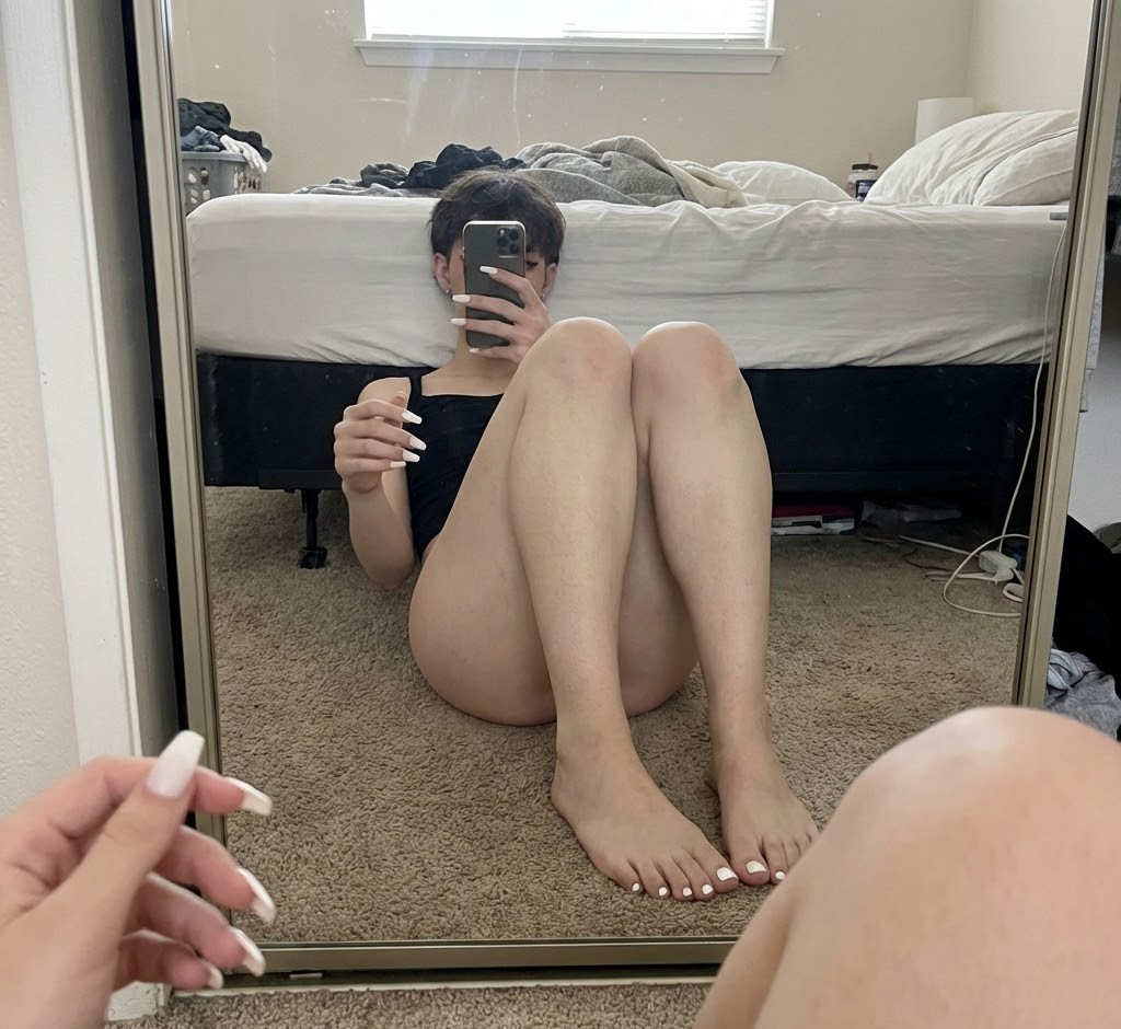 DaniiiSiss's tweet photo. cutie🥰🥰#feminization #sissification #crossdressing @FeetFinder.com https://t.co/t0TSO4icKY