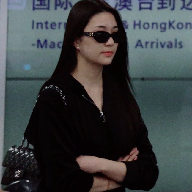 PremPat__'s tweet image. TH GINNY                                      KR JENNIE 

#ginnynatnicha