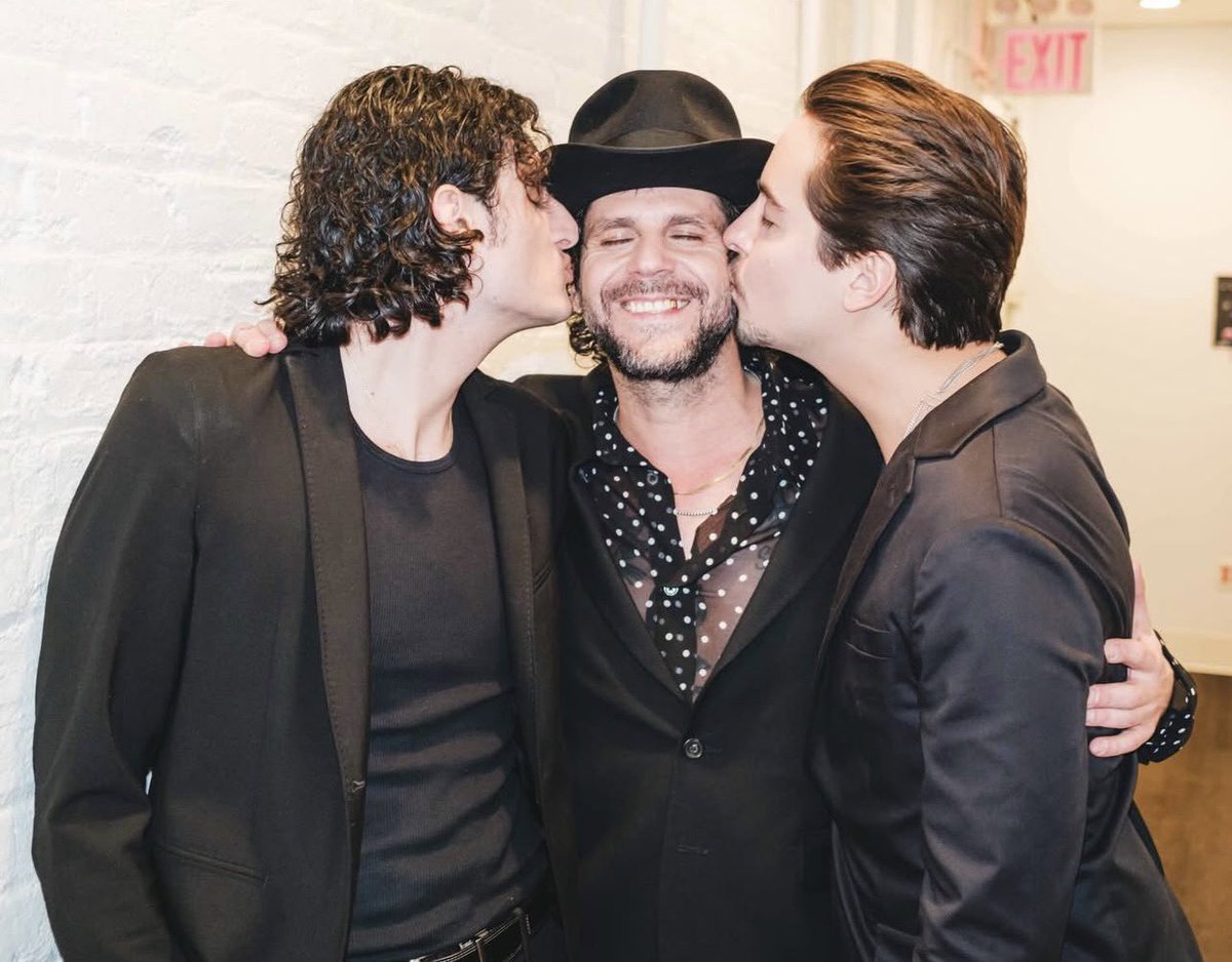 Sam Crave tweet media