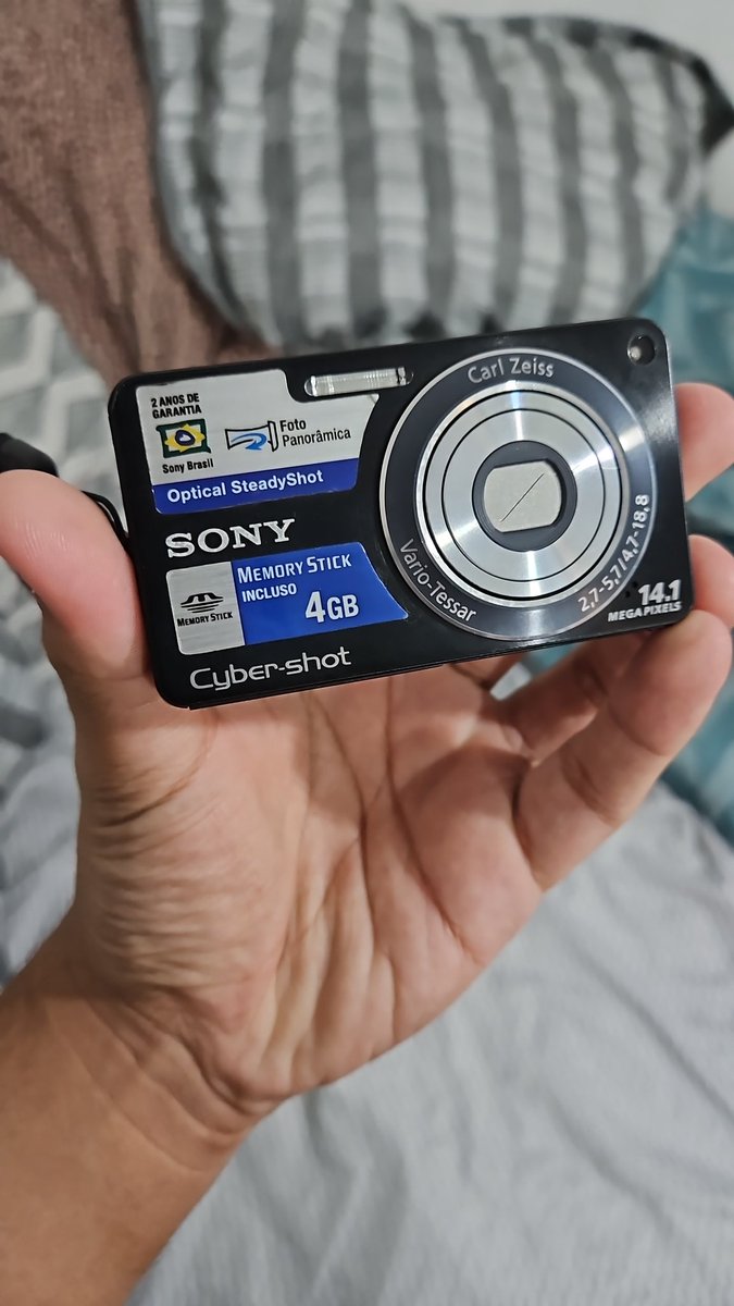 Deve ta cheia de foto minha bebê