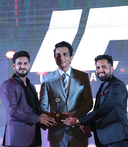 Iam_raza_'s tweet photo. Promised jobs. Took fees. No results.
Think twice about @sernexuss . And celebrity promotes such fraudulent.
@SonuSood  @emraanhashmi  @TheShilpaShetty  
#ConsumerAlert #ImmigrationWarning
@scamFRAUDalert https://t.co/hStrCwrqdO