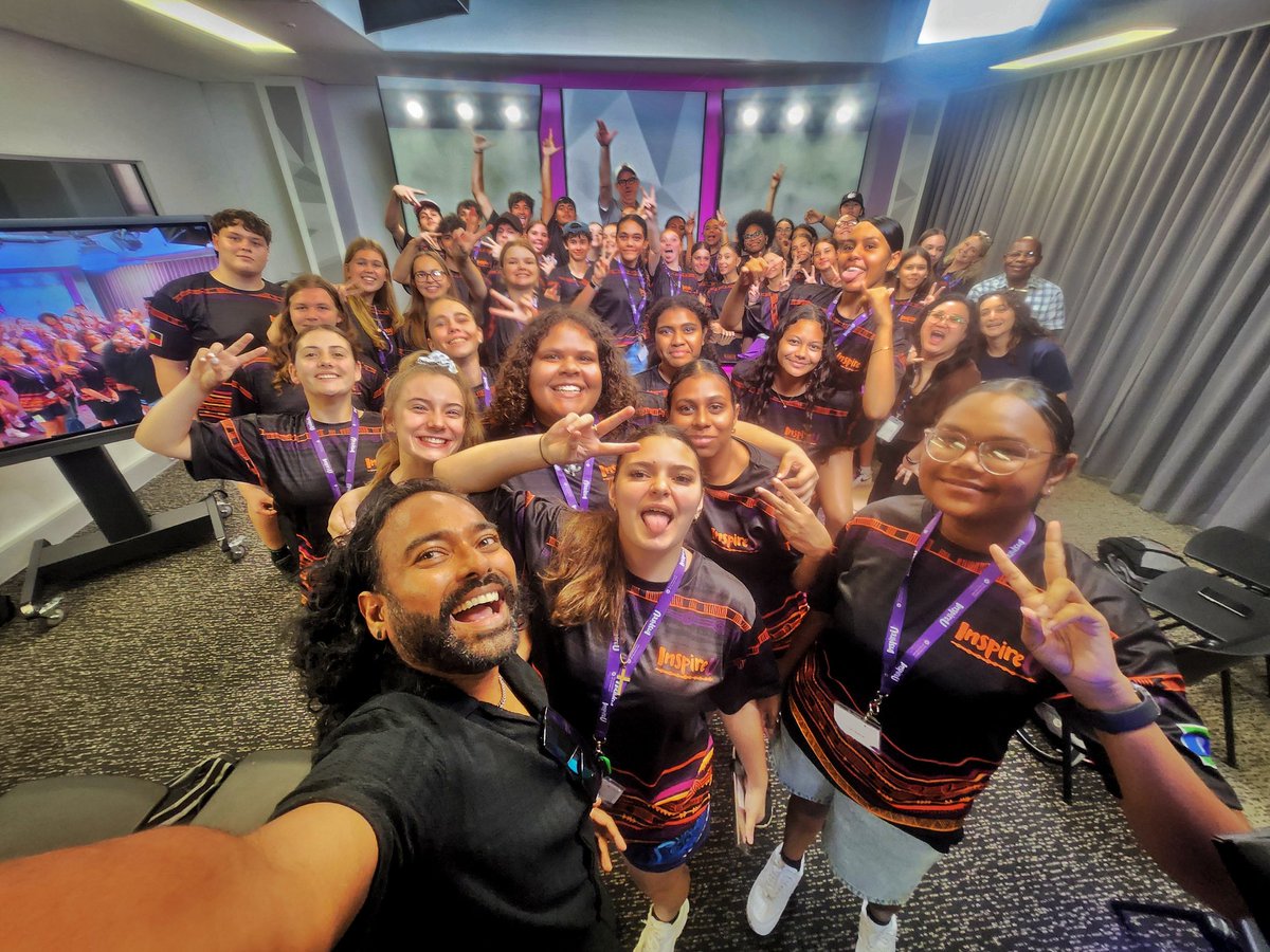 Ludges's tweet photo. Aboriginal and Torres Strait Islander high school students from across Queensland having a UQ Journalism university experience facilitated by @chopstercles under the InspireU program @UQCom_Arts https://t.co/sqfnLByBCH