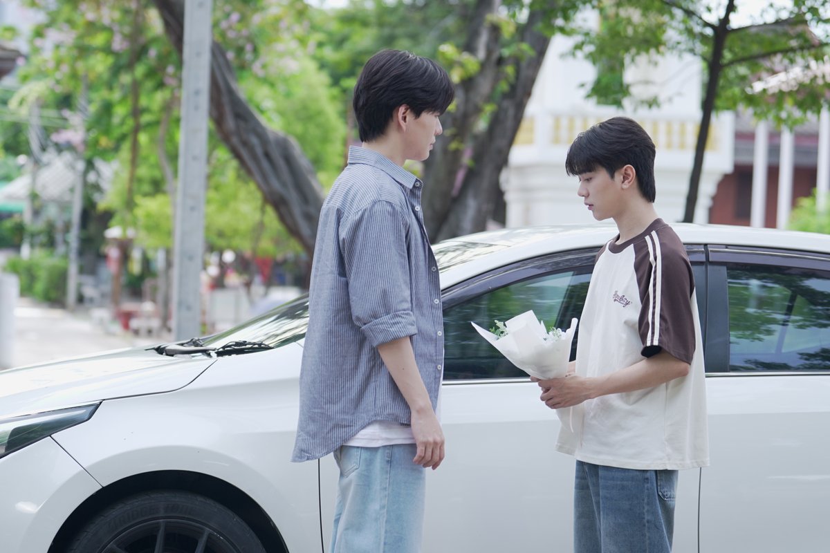 TripleclickTH's tweet image. เป็นคนนี้มาตลอด! “บีเวอร์-ต้นหลิว” ใจตรงกัน แต่มีเรื่องต้องสารภาพความจริง ในซีรีส์ “Fourever You Project Part 2 : Beside The Sky”

#FoureverYouProjectPart2 #BesideTheSky #GMM25 #WeTV 

“ต้นฟ้า” (บีเวอร์ พรรษพล) รุกหนัก ขอนัดเจอกับคนในจดหมายปริศนาอีกครั้ง ทำเอา “ไต้ฝุ่น” (ต้นหลิว…