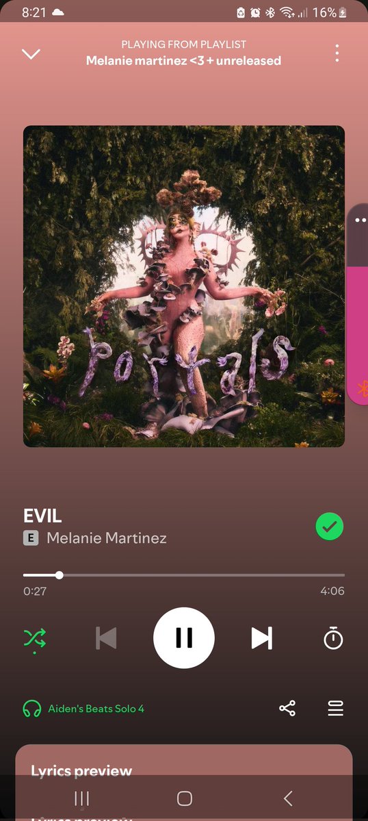 s0urlemonade_'s tweet image. Ik we're going into a new era but can we please never forget this fucking banger