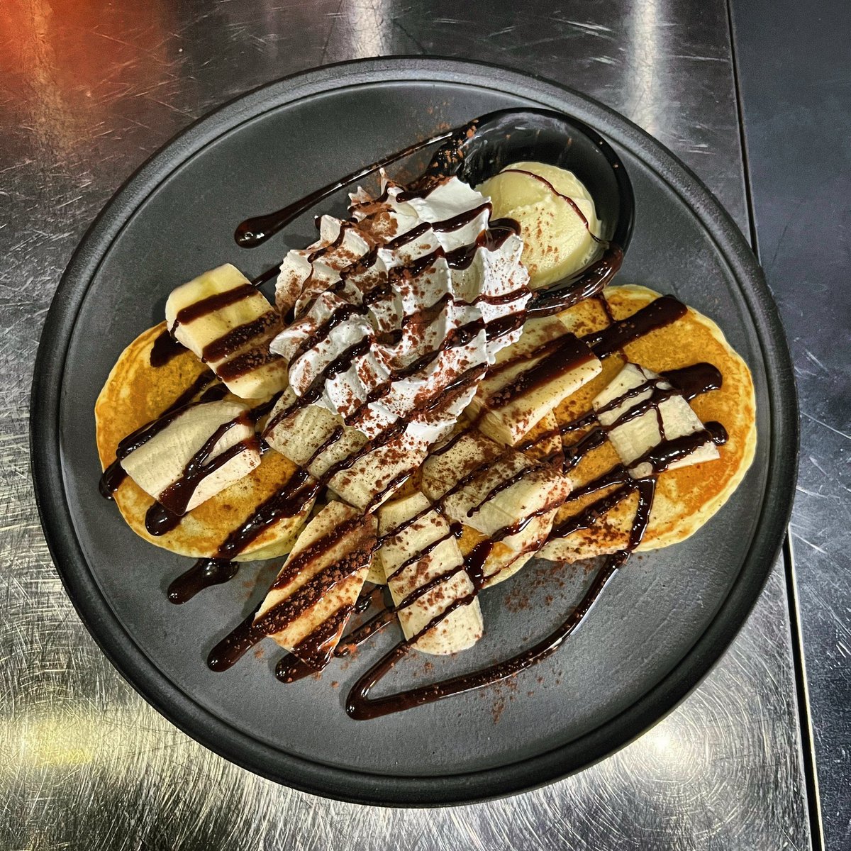 PancakeWorks's tweet image. おはようございます☀寒波奈良です。車の温度計が0℃でした🥶しばらく続くみたいですね！厚着するに越したことないでしょう！
では本日もよろしくお願いします😋

★1月定休日→毎週水曜日、木曜日
★ラストオーダー→15:30