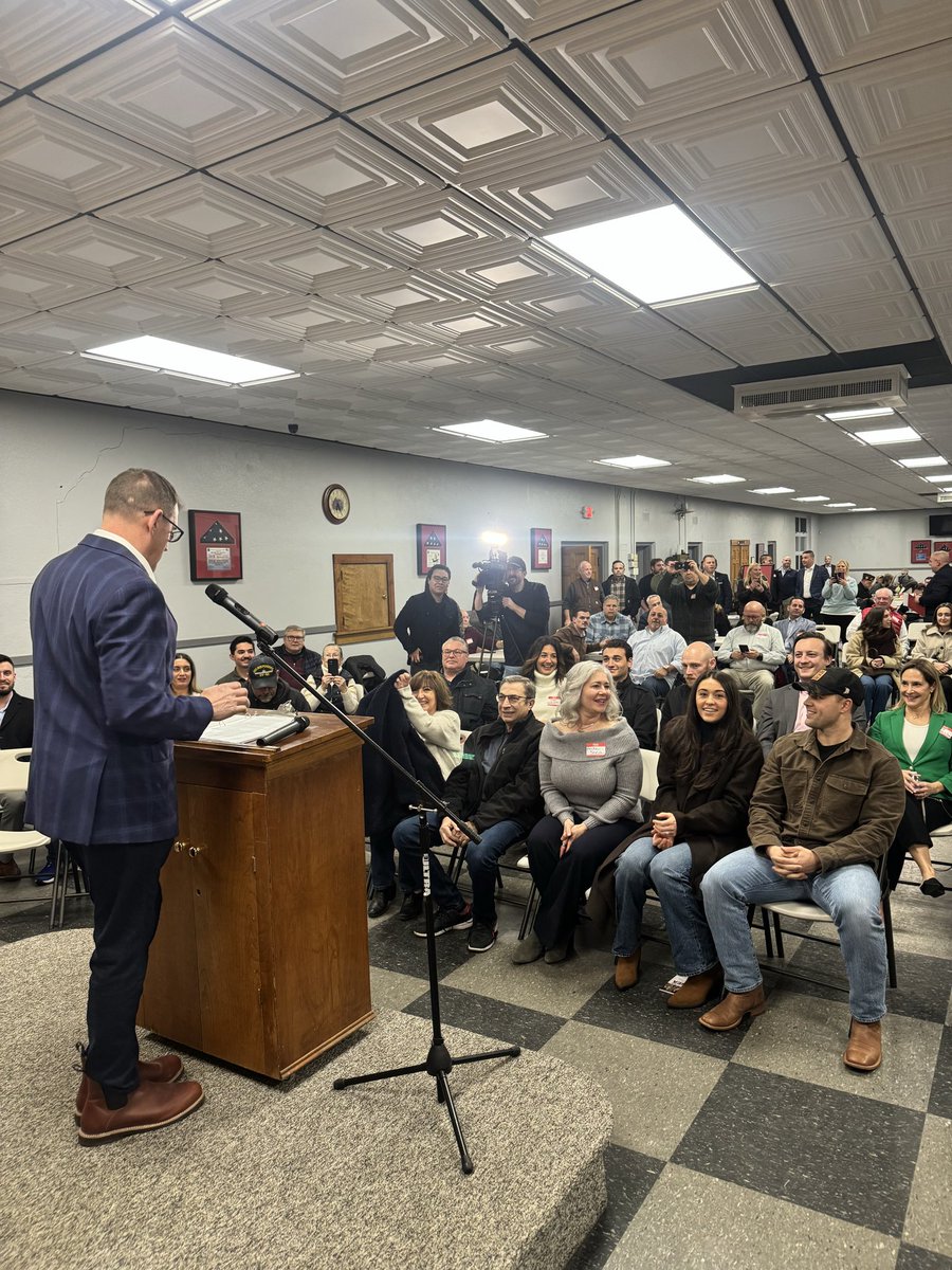 SheaforCongress's tweet image. Tonight, I officially launched my campaign for Congress in CT-05.

My priorities are simple: lowering costs, growing wages, and protecting America with common-sense policies.

Grateful to stand with my wife Anita and daughter Sophia as we begin this fight. Let’s flip CT-05 red.