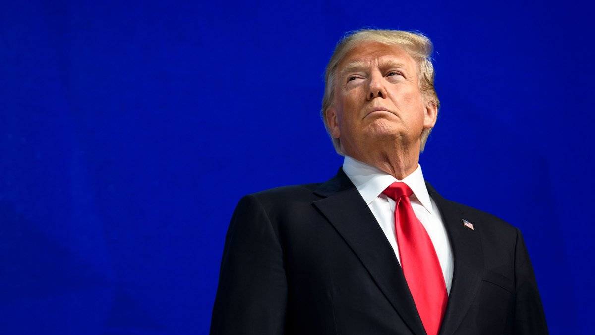 EricLDaugh's tweet image. 🚨 WOW! President Trump just PUMMELED Gavin Newsom for going to Davos and trampling on America

"Gavin Newscum, as a “Lame Duck” Governor of a Failing State, should not be at Davos running around screaming for the attention of Foreign Leaders, and embarrassing our Country. He…