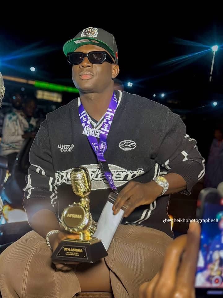 Adviser accueilli en héros à Nouakchott après son sacre historique aux AFRIMA trustmag.net/article/ScKGnj…