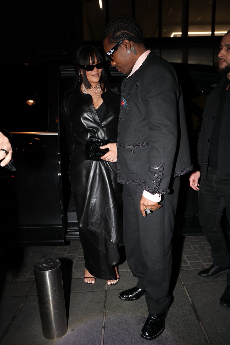 metgalacrave's tweet image. Rihanna and Asap Rocky in Paris.