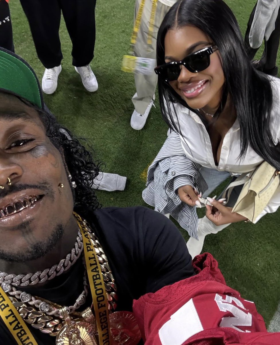 JT out living her best life with Uzi 😍🔥