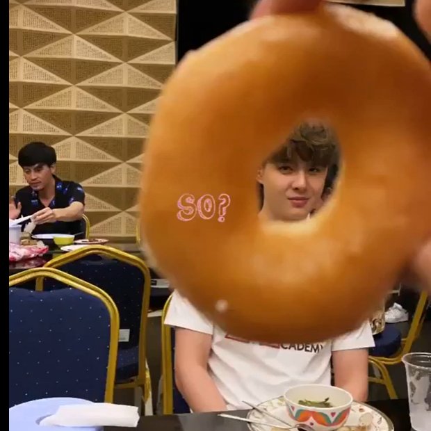 KelKonan's tweet photo. but snacks change everything!😁😁🥐🧀🌮🍩
#SingAgainTH Saint As Sol #SaintShinesInEveryRole #Saint_sup https://t.co/4ta31H4Ktr