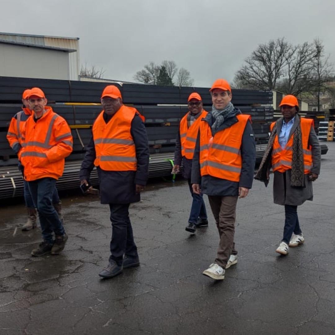 Nous avons visité ce jour la grande usine de fabrication des ponts métalliques unibridges à Bargnac. Un savoir faire exceptionnel au monde dont nous avons besoin au Gabon.