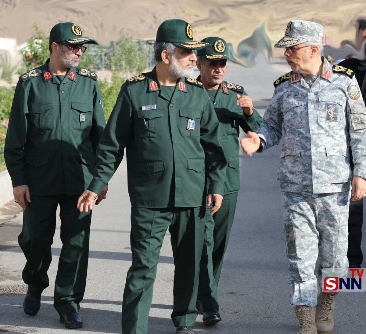 FinalBattle_313's tweet photo. ✅ İlk kez Devrim Muhafızları Günü dolayısıyla yayımlandı. Şehit generaller Muhammed Bagheri, Emir Ali Hajizadeh ve Mahmud Bagheri'nin fotoğrafı.
#ThanksIRGC #İDMO #Hacızade https://t.co/DD9vdTcFZk