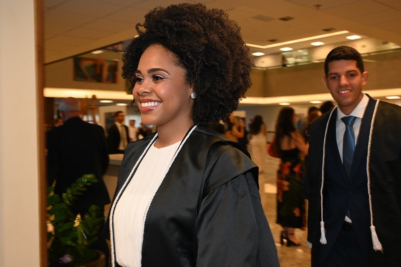 emerjoficial's tweet image. A ex-aluna da EMERJ Isadora Nicoli da Silva tomou posse como juíza de Direito substituta do Tribunal de Justiça do Estado de Minas Gerais (TJMG).

Saiba mais: emerj.tjrj.jus.br/noticia/2837

#paratodosverem