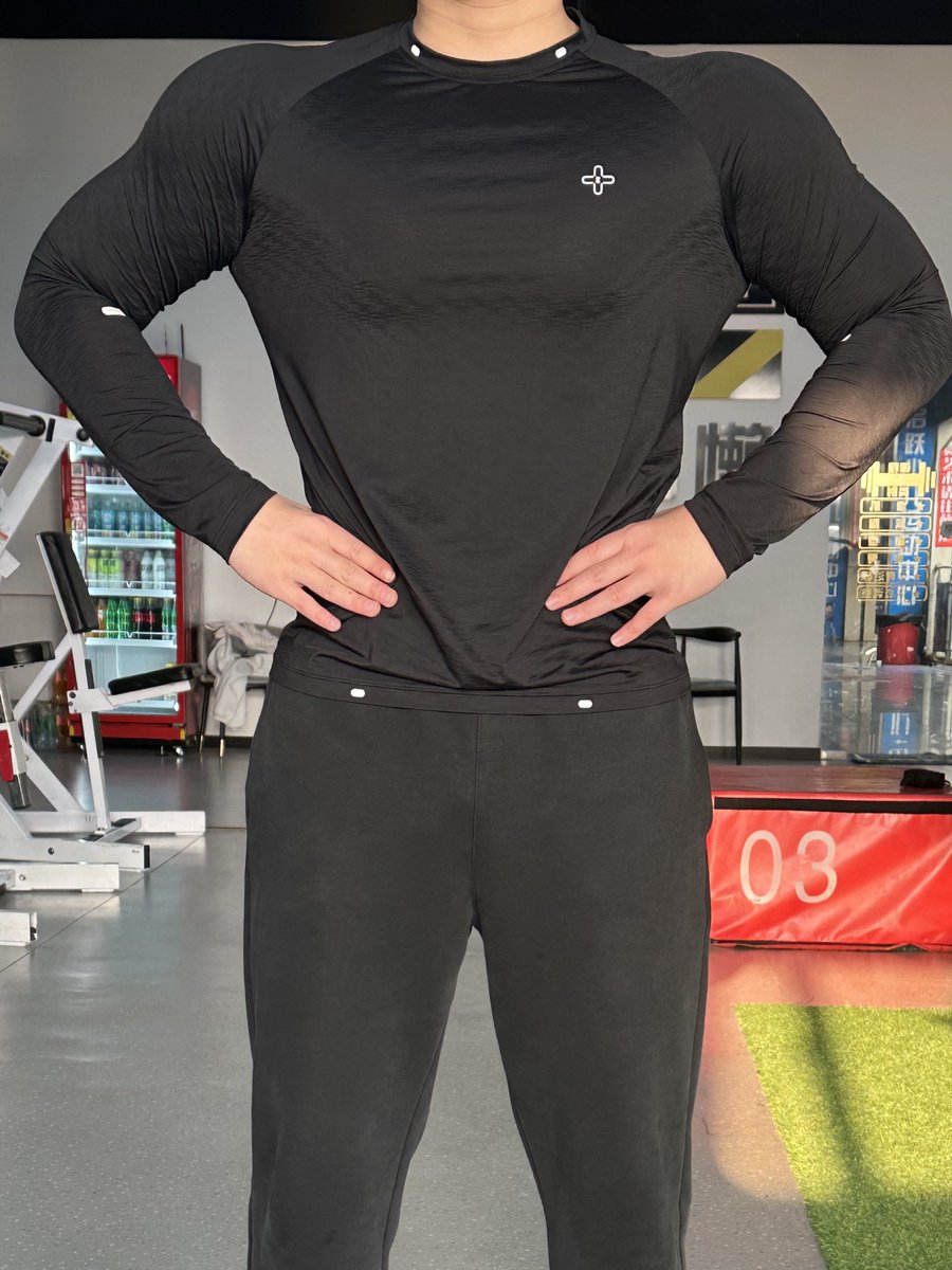XunZe47996's tweet photo. 有喜欢大胸肌和大肩膀的嘛 #武汉 #肌肉直男 #薄肌 https://t.co/CBIjzsa4tn