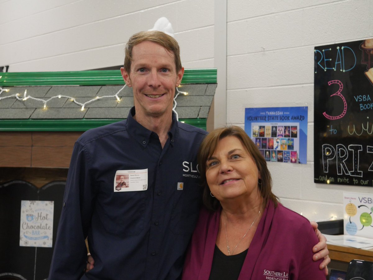 wcsGMS's tweet image. We were thrilled to have former GMS teacher, Allen Bowen, here to serve as "PLANT GUY" and talk about his new career working with plants of all kinds and why plants are so great. He conducted *Lunch and Learns* for all three grade levels. 

🌱🪴☘️🌿

#GeneralsLEAD #BeLegendary