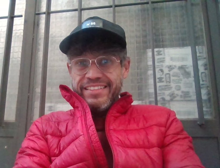 jeva_promedio's tweet image. Mi amigo Julio Largo se comunicó por última vez el 3.12.25. En la policía nos indicaron que no procede denunciarlo como desaparecido. Su familia en Vzla tampoco sabe de él.
Por favor, si lo conoces o lo has visto, comunícate conmigo por dm. ¡Gracias!

@mossos 
#Barcelona #España