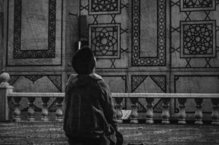 Raheek08's tweet photo. ﴿اللَّهُ لَطيفٌ بِعِبادِهِ﴾
 
قيل: هو الذي يَرحم من لا يَرحم نفسه.. https://t.co/cOFcu7JSAk