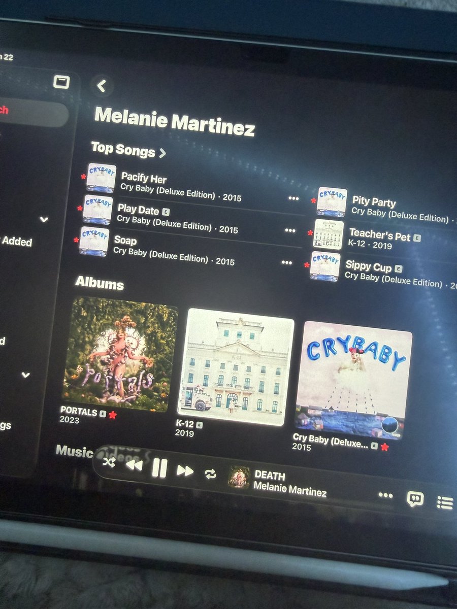 lbbhian's tweet photo. You only have a little bit of time left where you can repost this and see the last of ONLY Crybaby’s catalog. #MELANIEMARTINEZISCOMING. https://t.co/VnfI3Uc56p