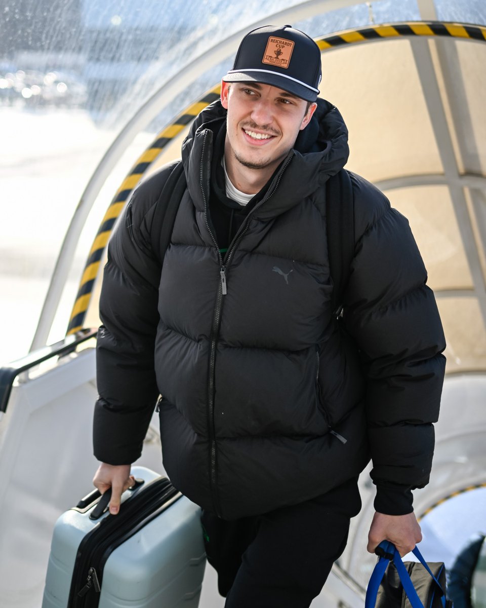 All smiles on travel day 😁