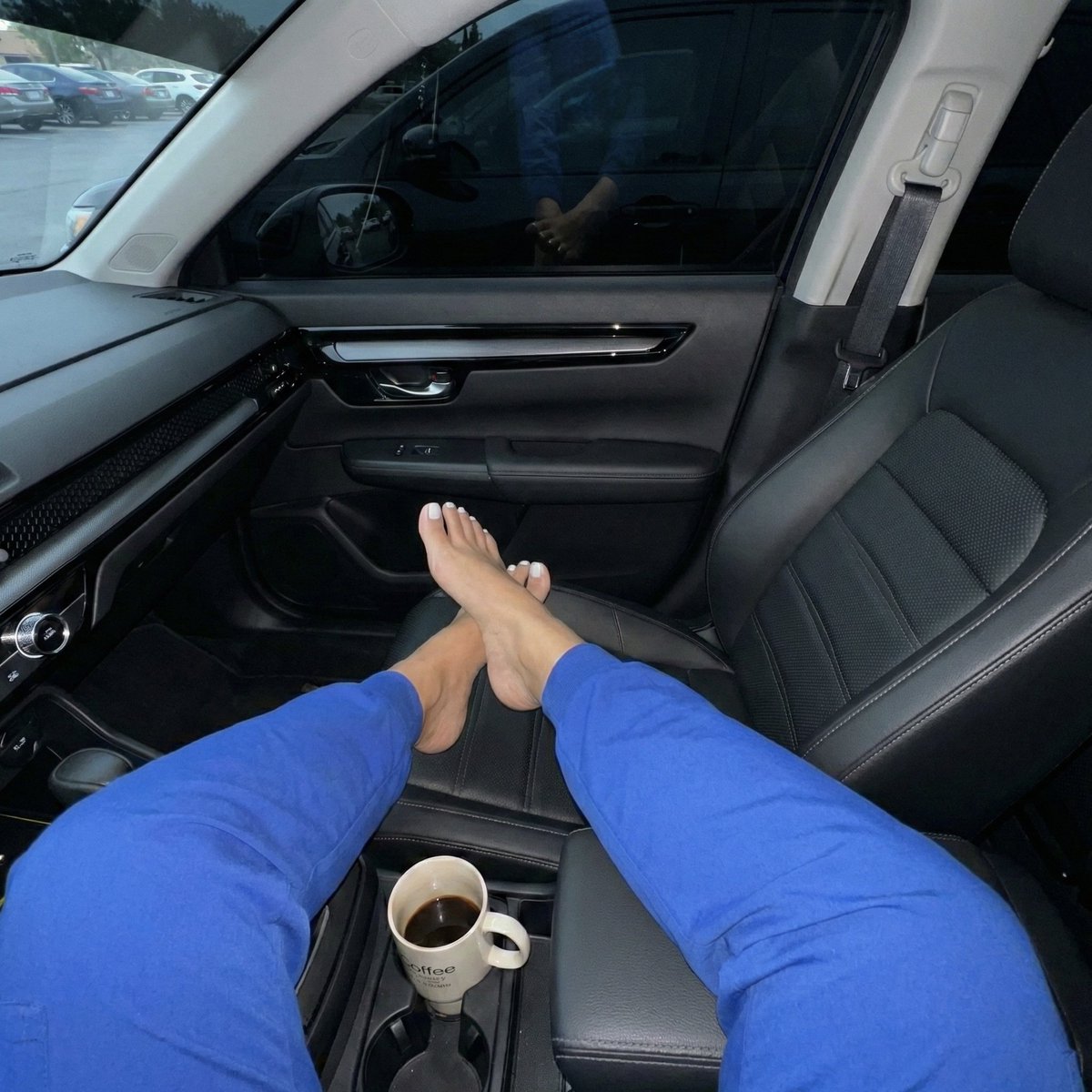 simplysofiaR's tweet image. You wish you could smell my feet after work 😌😌