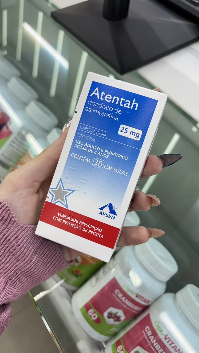 kyoulla_'s tweet image. comprando o medicamento tdah nomeado por uma gay