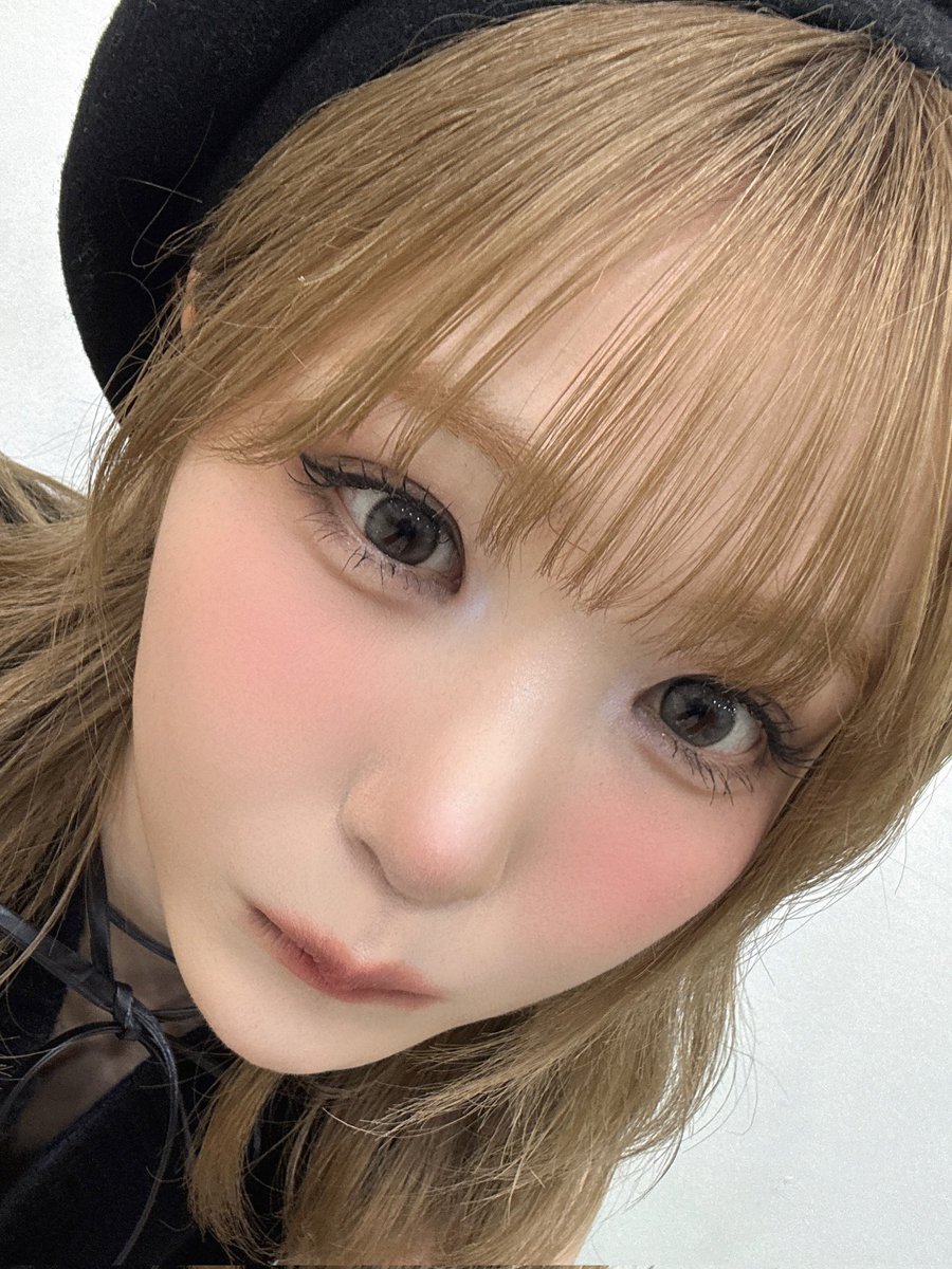 Hitomi 🍞 tweet media