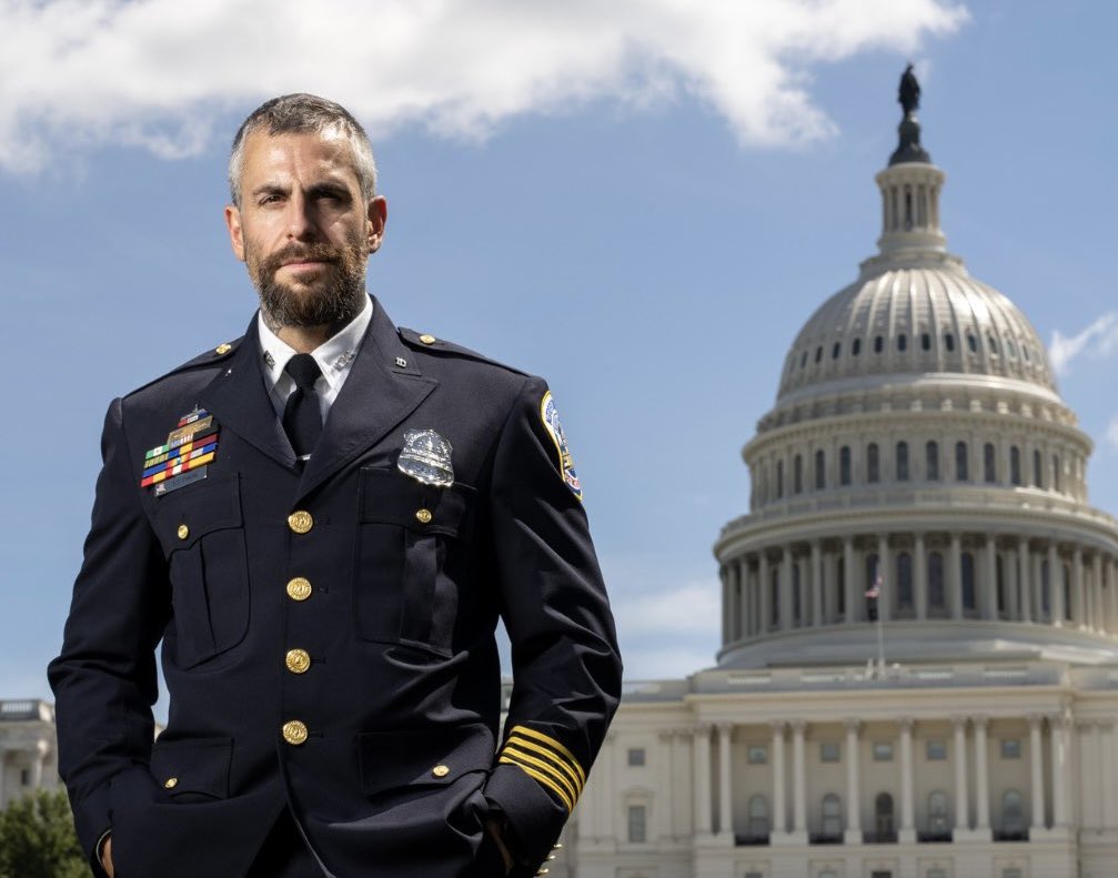 AZ_Brittney's tweet image. I will ALWAYS stand with hero Officer Michael Fanone! 

Give a thumbs up if you will too! 👍