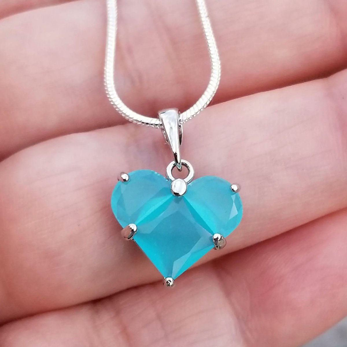 TrendingNowGift's tweet photo. Sterling Silver Frosted Aqua Heart Pendant Necklace #heart #heartnecklace #heartjewelry #heartpendant #jewelry #necklace #Jewelry #necklace #handmadejewelry #giftforher #ValentinesDay #ValentinesGift #Valentinesgifts #Aqua 

 https://t.co/NKhc5DZLas via @Etsy https://t.co/scHSTBSksO