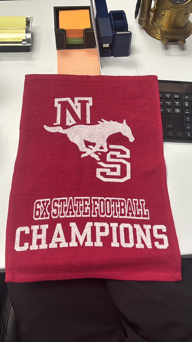 _PrincipalCal's tweet photo. Just in case anyone forgot! 🙃 ITS STATE CHAMPIONSHIP PARADE DAY! https://t.co/IdurbGE7ow