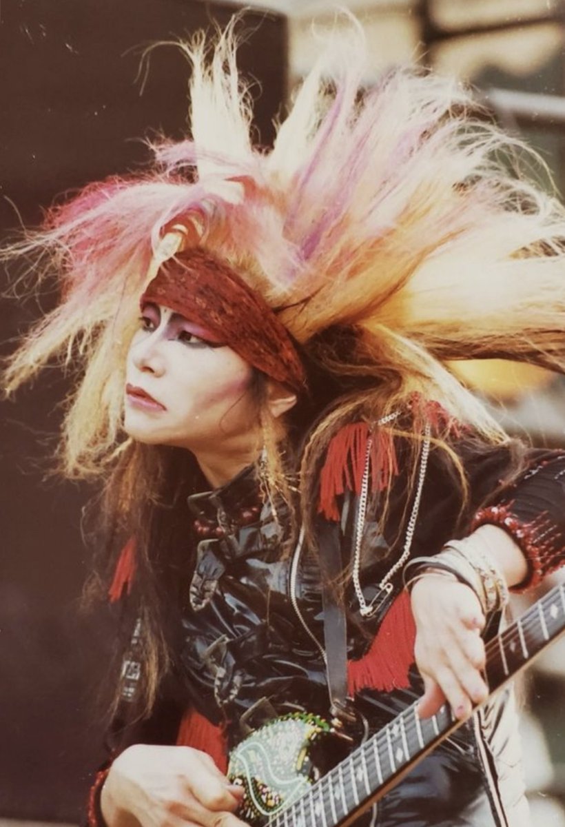 おはようございます☀ 1月23日… 華金✨ 既に会社で仕事モード全開