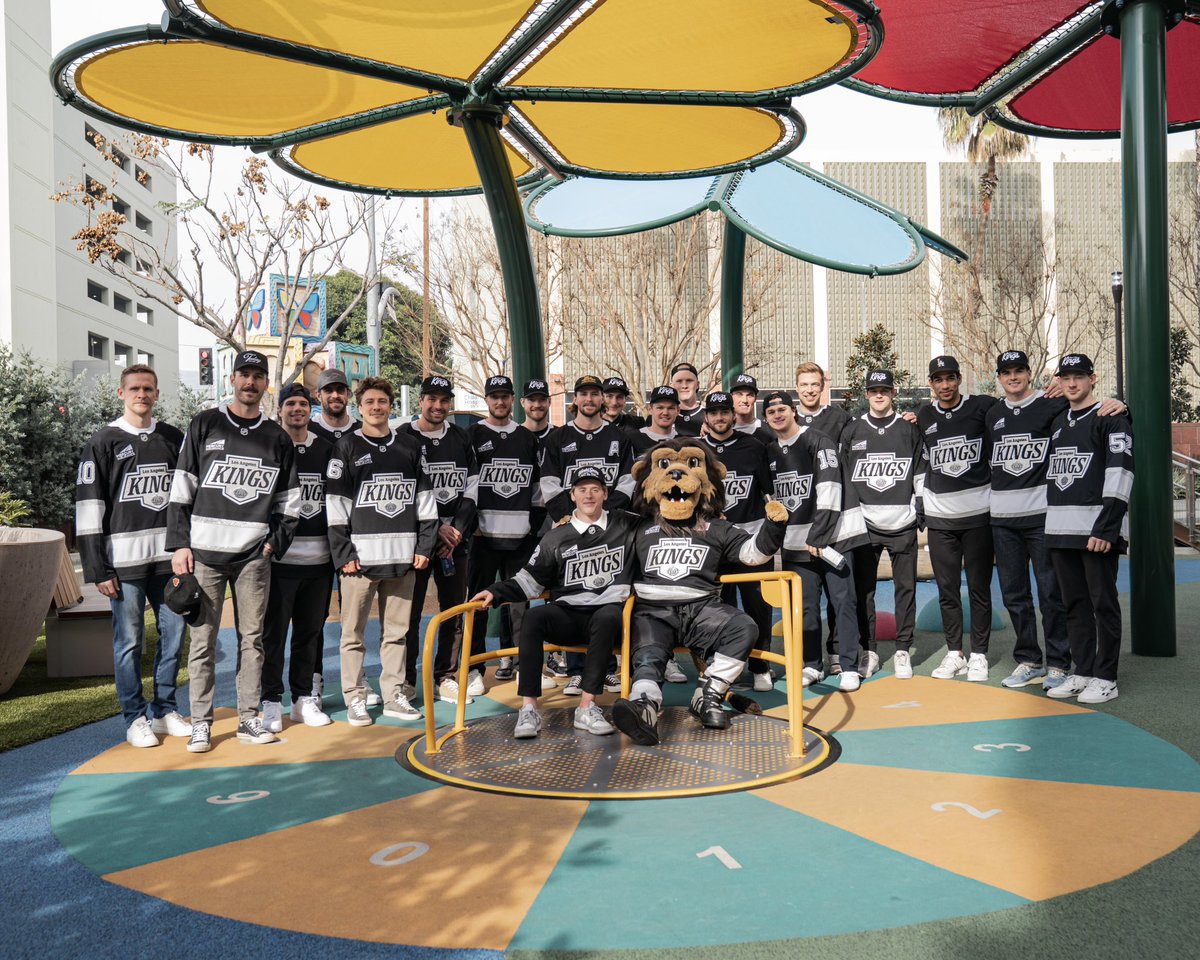 LAKings's tweet photo. Spent a very special day at @ChildrensLA yesterday 💙 https://t.co/fOxTzdxfTu