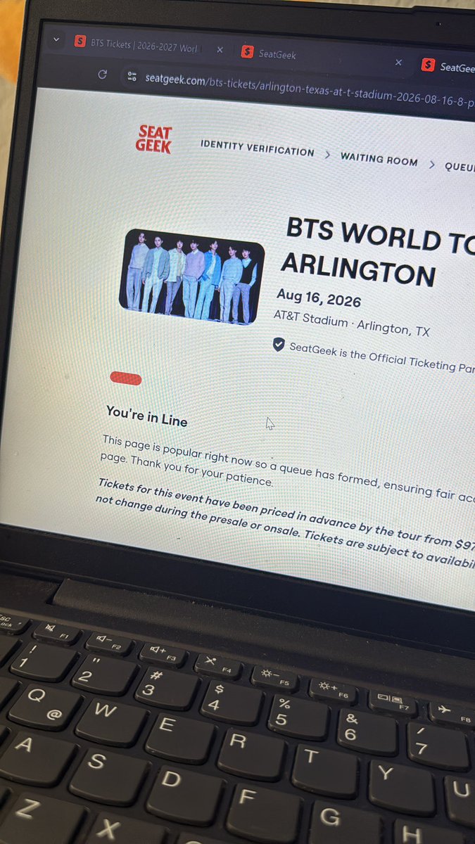 OnceYouStay's tweet photo. 3:46 pm and still here… ARE YOU SERIOUS???? #BTS_WORLDTOUR #BTS_ARIRANG #BTSWorldTour https://t.co/gbTwEVZQUK