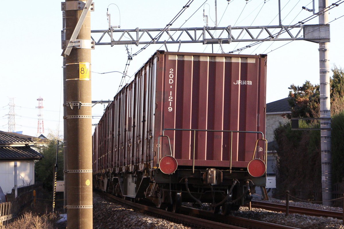 mar_shinkansen's tweet photo. おはようございます。
12月18日に高崎線本庄カーブにて撮影
3096レ EF210-132 コンテナ列車
#EF210  #ECO_POWER桃太郎  #コンテナ列車 #貨物列車  #高崎線 #本庄カーブ #埼玉県本庄市 https://t.co/gTigkFHBLD