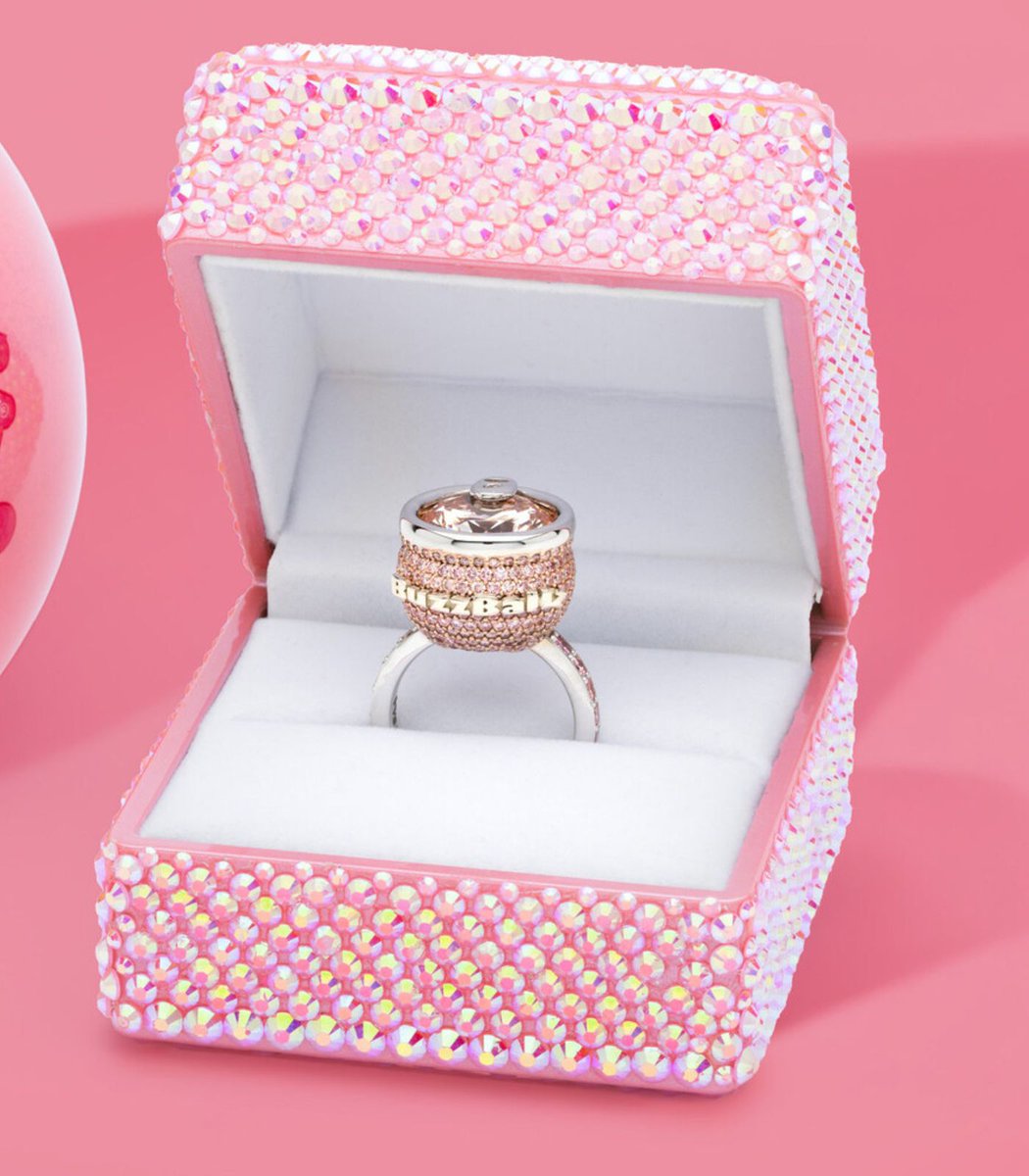 Dexerto's tweet image. BuzzBallz is selling a $35,000 diamond engagement ring shaped like its drinks

The ring will be auctioned on eBay starting February 3