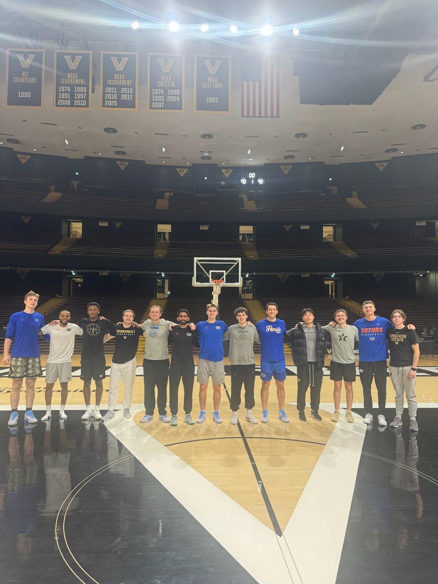 UF Men's Basketball Managers tweet media