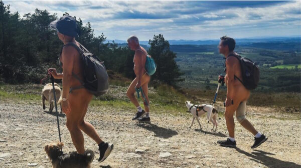 Cómo organizamos desde Naturigal rutas de senderismo nudista en Galicia: Guía práctica y legal
naturigal.org/como-organizam… vía <a href="/NaturiGal/">NaturiGal</a> 
Si te gusta caminar por la naturaleza y disfrutar de la sensación de libertad que ofrece el naturismo, el senderismo nudista es el siguiente paso