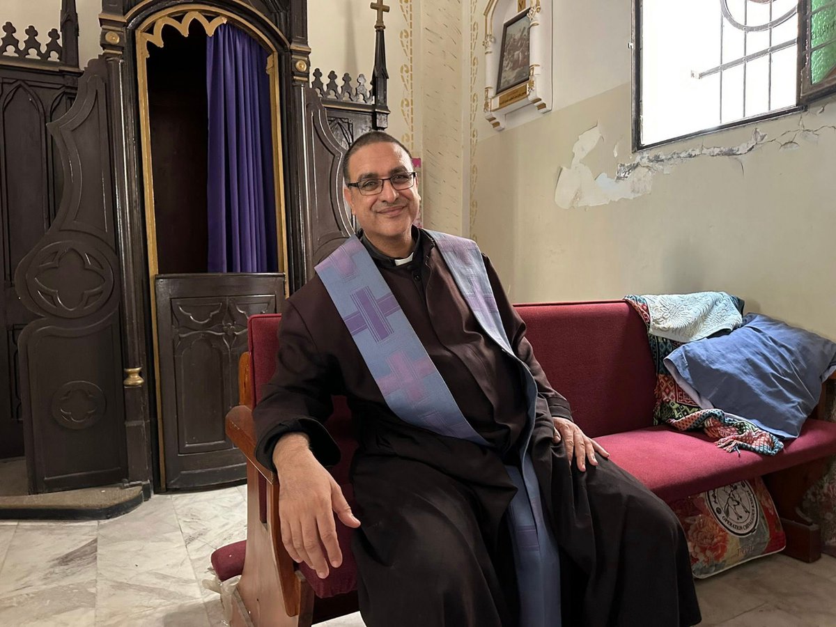 Hoy temprano ha partido el padre Iusuf a su nueva misión, después de 8 años de ministerio en la parroquia de la Sagrada Familia de Gaza. Con motivo de este acontecimiento, quiero compartirles la emotiva carta de despedida que un joven de nuestra parroquia le dedicó en sus redes