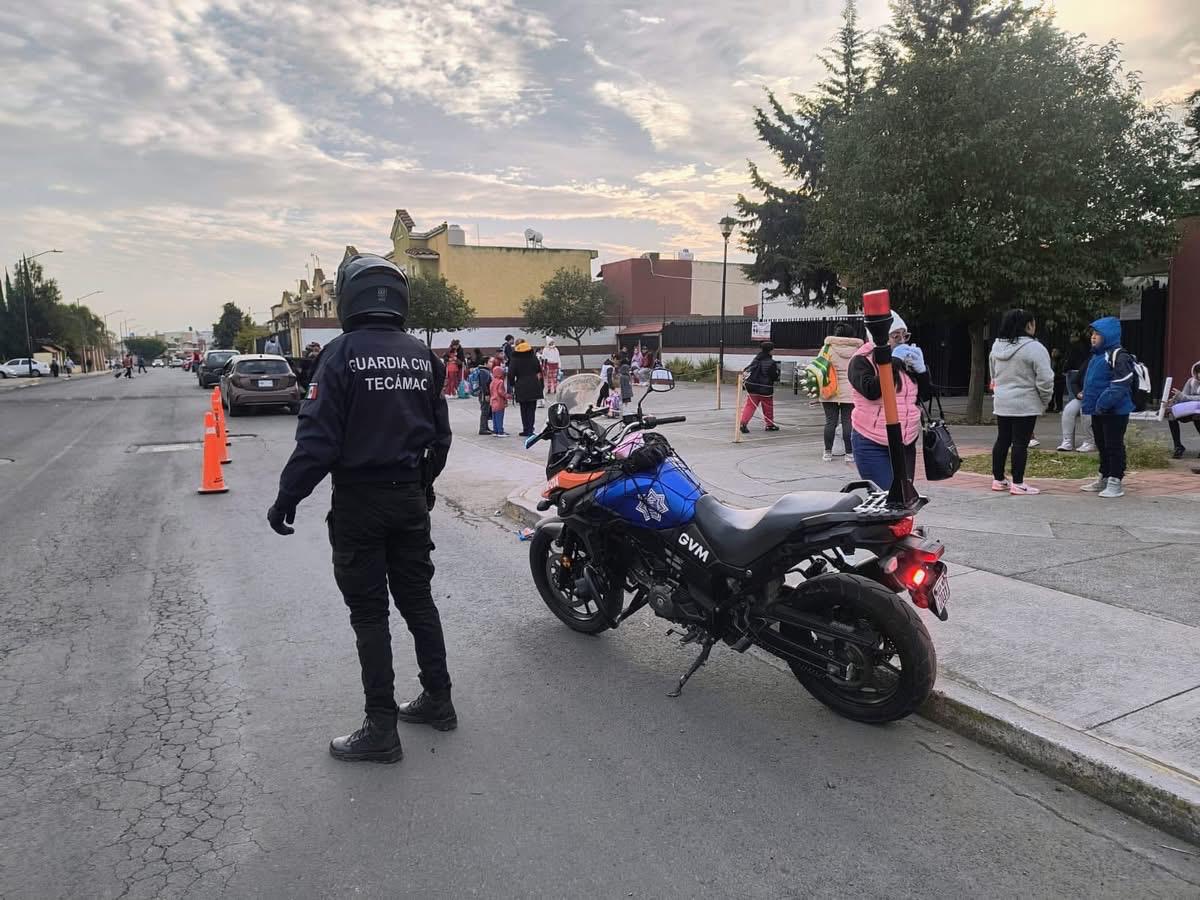 12Parrafo's tweet image. 🔴 #SeguridadEscolar | La educación y la seguridad de las juventudes son una prioridad para el Gobierno de #Tecámac que encabeza la alcaldesa @rosiwongromero, por lo que se mantiene activo el operativo “Escuela Segura”.
facebook.com/share/p/17yrd9…